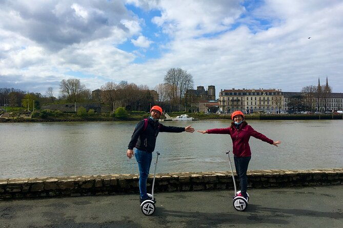 unusual-and-ecological-ride-on-a-segway-and-electric-bike-in-bayonne