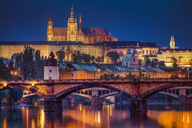 unusual-and-historical-tour-of-prague-with-french-guide
