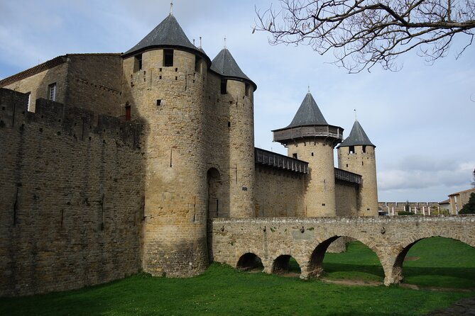 unusual-guided-tour-of-carcassonne-at-the-time-of-the-builders-2