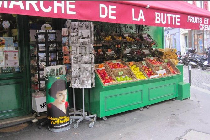 unusual-walking-tour-of-montmartre-and-local-wine-tasting-2h