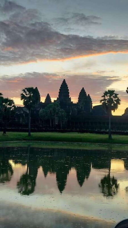 unveiling-private-tour-angkor-wat-sunrise-bayon-ta-prohm