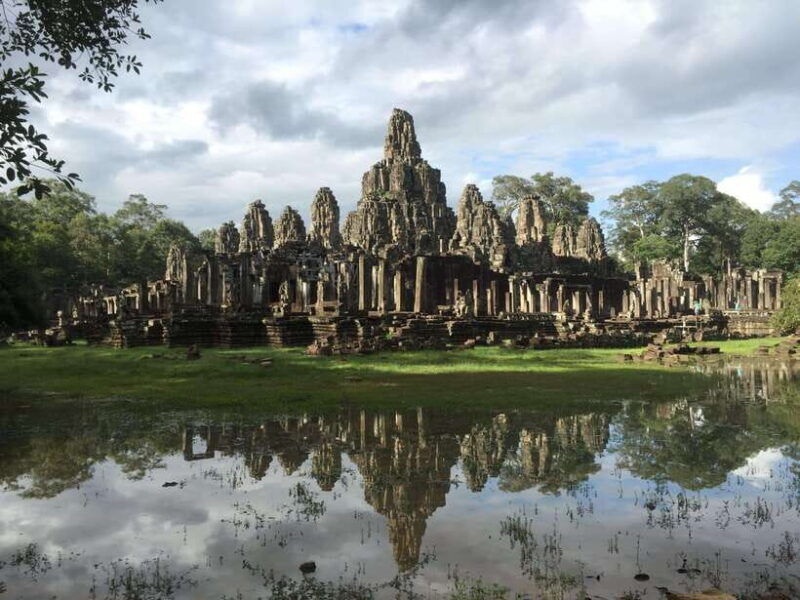 unveiling-private-tour-angkor-wat-sunrise-bayon-ta-prohm