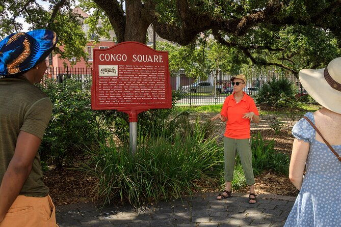 unveiling-voodoo-walking-tour-with-entrance-into-voodoo-temple