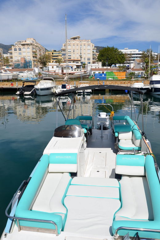up-to-11-pax-enjoy-the-marbella-coast-line-on-board