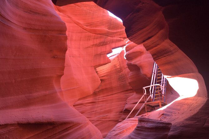 upper-and-lower-antelope-canyon-with-horseshoe-bend-hiking-tour