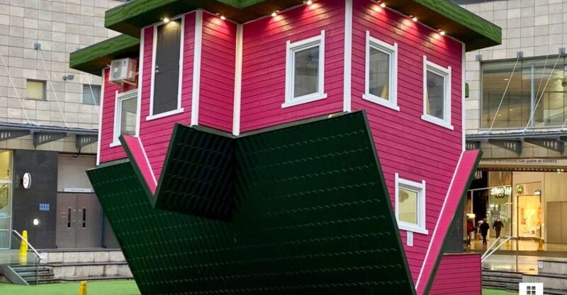 upside-down-house-milton-keynes
