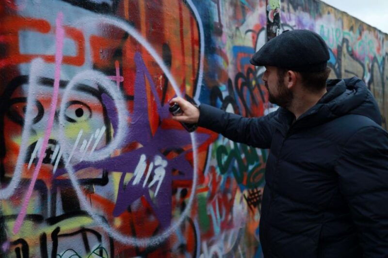 urban-canvas-exploring-shoreditchs-vibrant-street-art-2