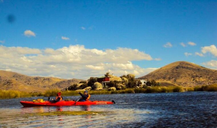 uros-kayaking-taquile-island-day-tour