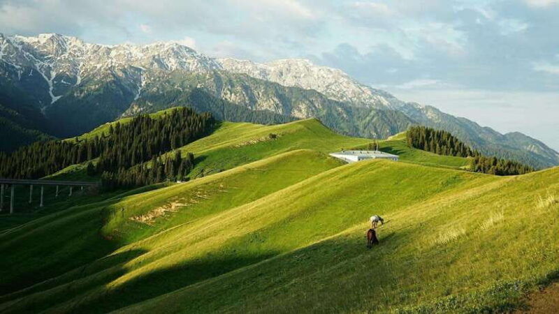 urumqi-8-day-private-tour-to-sayram-lake-and-yining