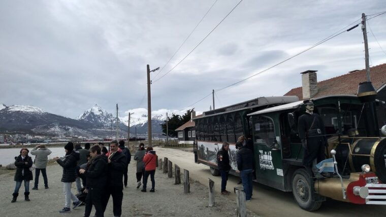 ushuaia-panoramic-city-train-tour