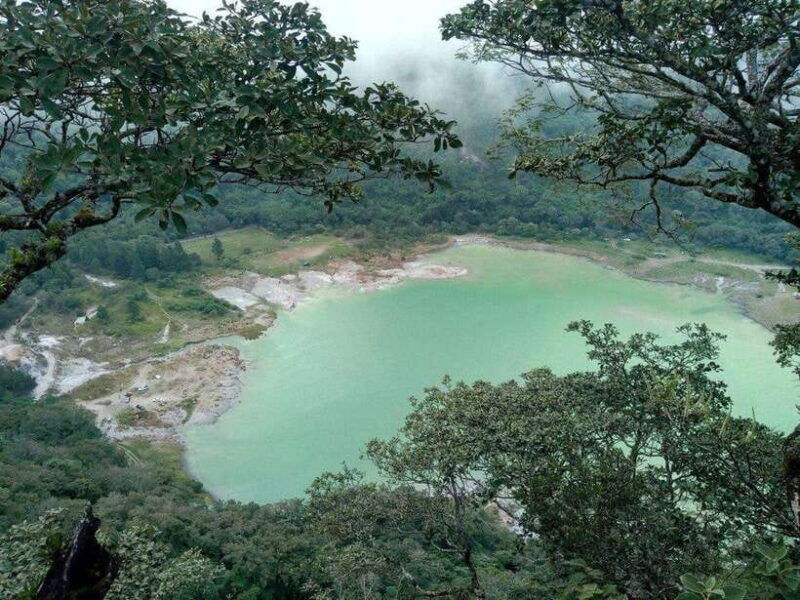 usulutan-emeralds-of-joy