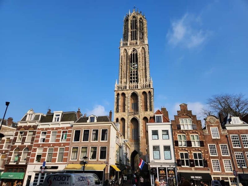 Utrecht: Family-Friendly Walking Tour with Guide - The Guide and Group Dynamics