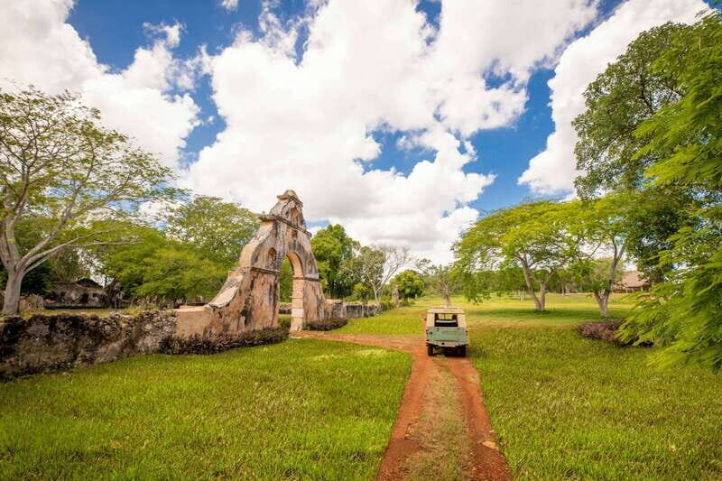 Uxmal: Private Plantations Tour in a Vintage Land Rover - A Closer Look at the Uxmal Land Rover Tour
