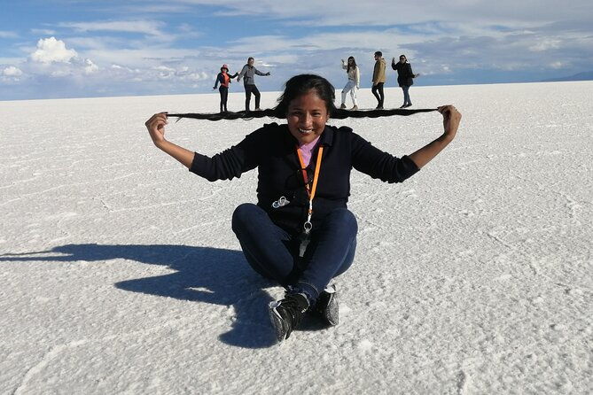 uyuni-salt-flat-1-day-tour-sunset-in-the-salt-water-region-with-mirror-effect