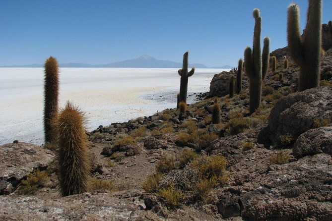 uyuni-salt-flat-2-daysunset-at-salt-water-region-mirror-effect