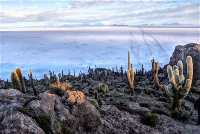 uyuni-salt-flats-3-days-english-speaking-guide