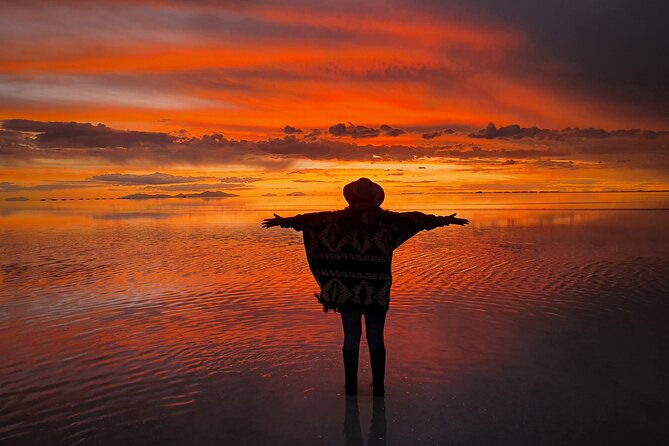 uyuni-salt-flats-_-full-day-_-english-speaking-guide