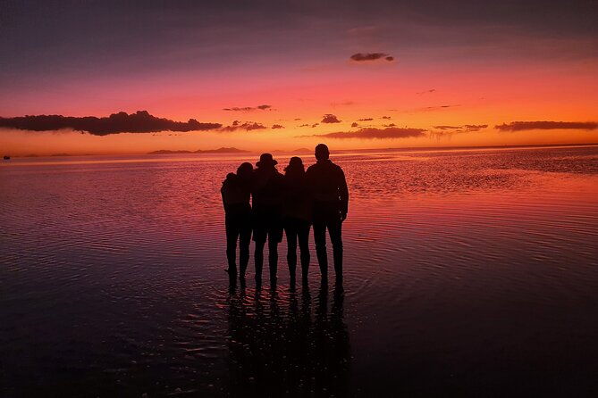 uyuni-salt-flats-_-full-day-_-english-speaking-guide