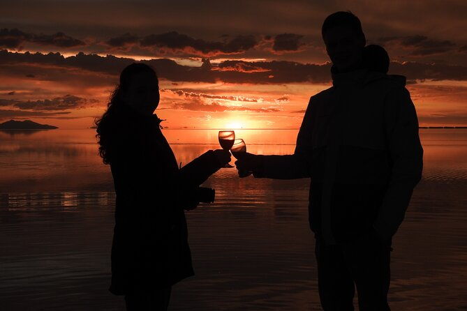 uyuni-salt-flats-_-full-day-_-english-speaking-guide