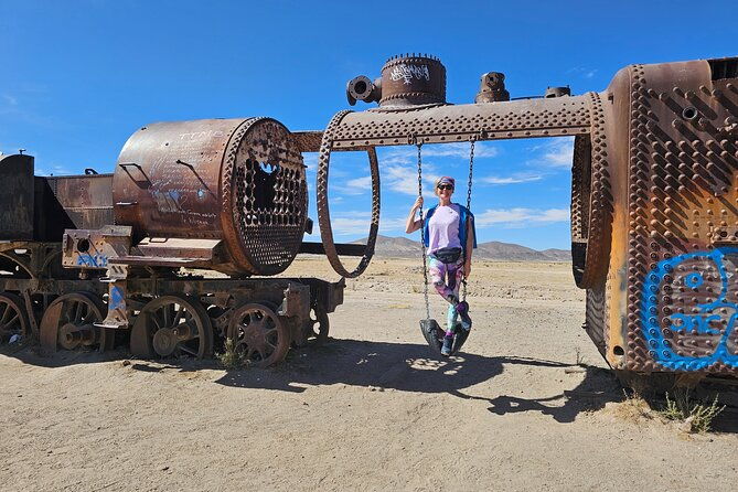 uyuni-salt-flats-full-day-with-bus-uyuni-to-la-paz