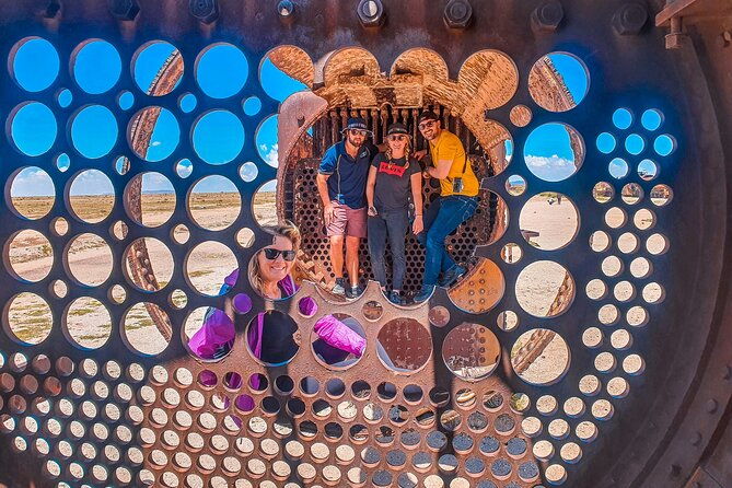 uyuni-salt-flats-full-day-with-bus-uyuni-to-la-paz