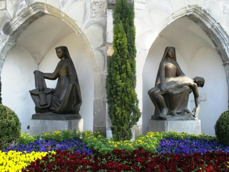 Vaduz Private Guided Walking Tour - Key Points 