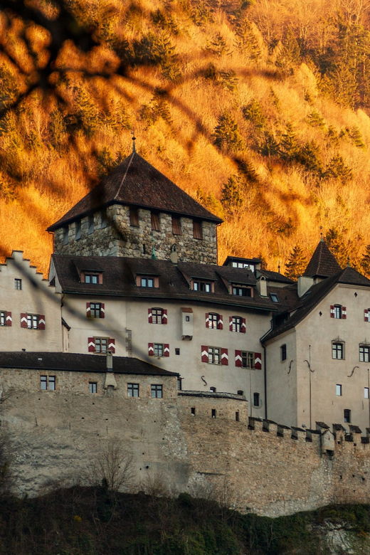 vaduz-surprise-walk-of-the-city-with-a-local