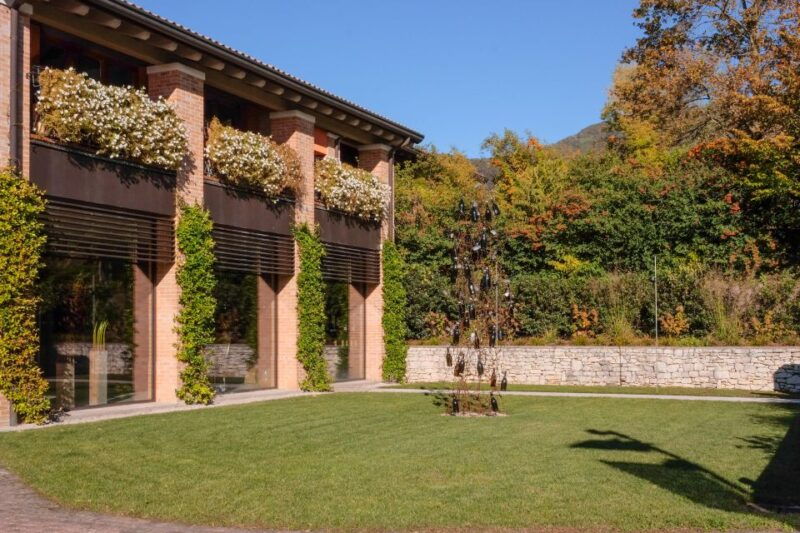 valdobbiadene-art-and-wine-painting-session-in-the-vineyard