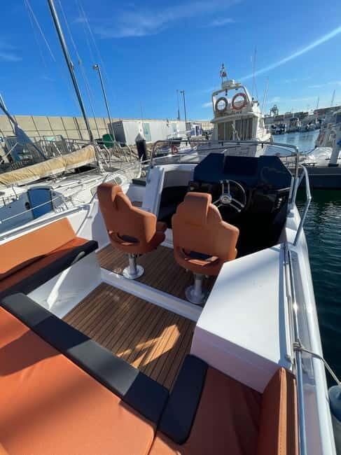 Valencia: Boat rental without license - Who Will Love This Experience?