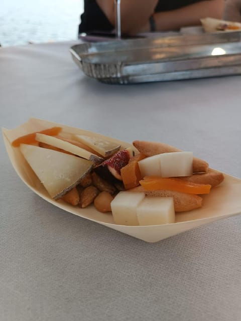 valencia-boat-ride-with-tasting-of-valencian-vermouths
