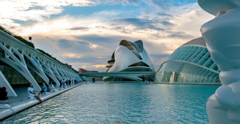 valencia-capture-the-most-photogenic-spots-with-a-local