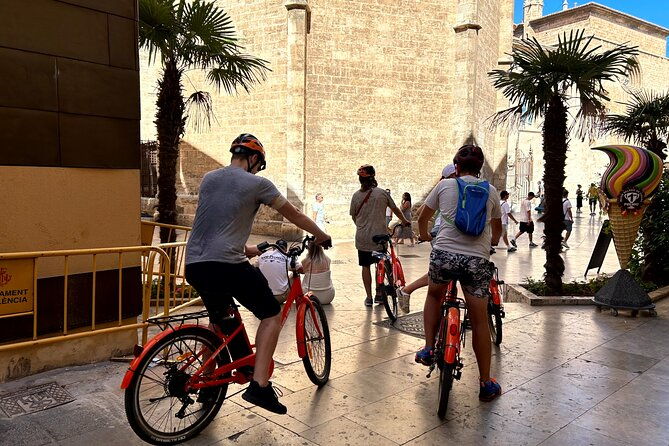 valencia-city-highlights-in-guided-bike-or-e-bike-tour