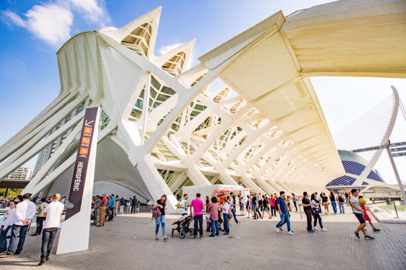 valencia-city-of-arts-and-science-3d-movie-at-hemisferic