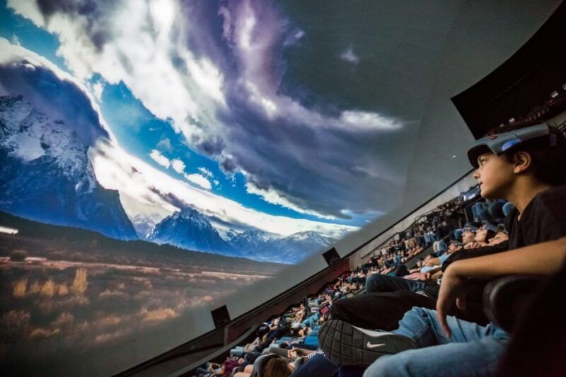 valencia-city-of-arts-and-science-3d-movie-at-hemisferic