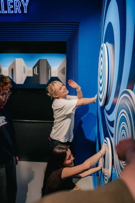 Valencia: entry ticket to Museum Of Illusions - Key Points
