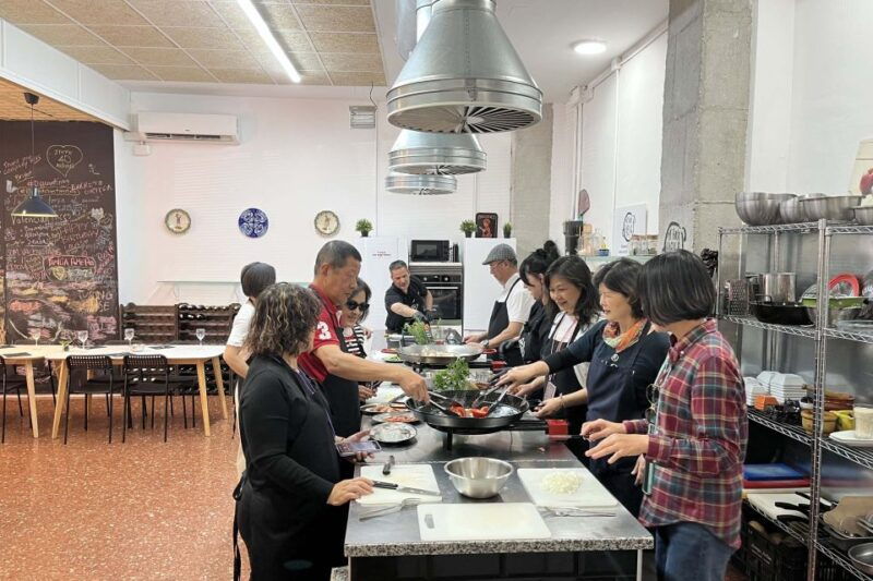 valencia-evening-guided-paella-workshop-tapas-and-drinks
