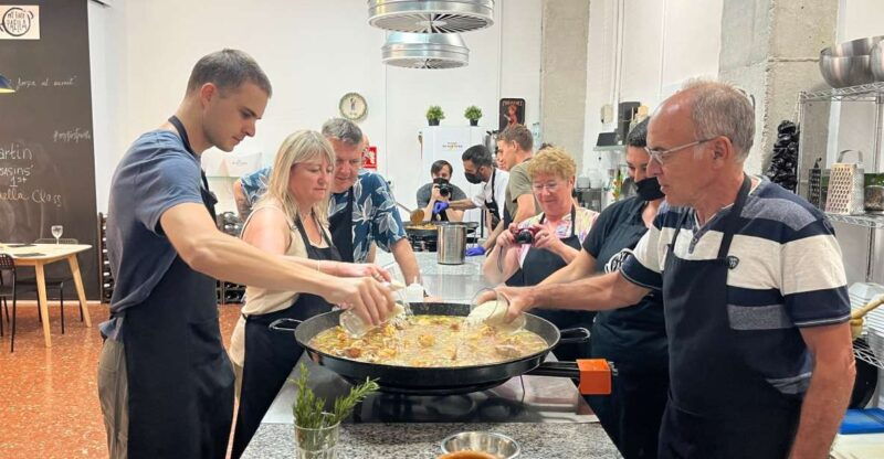 valencia-evening-guided-paella-workshop-tapas-and-drinks