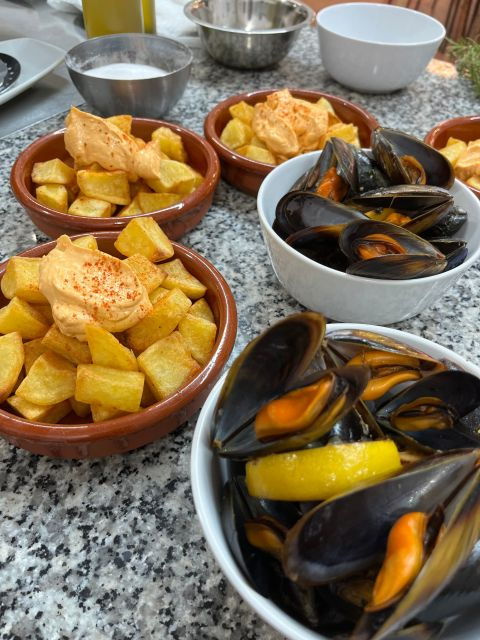 valencia-evening-guided-paella-workshop-tapas-and-drinks