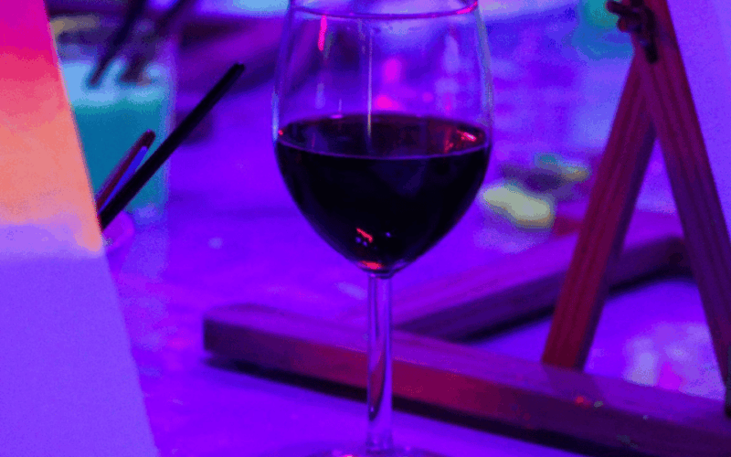 valencia-fluorescent-painting-workshop-and-wine