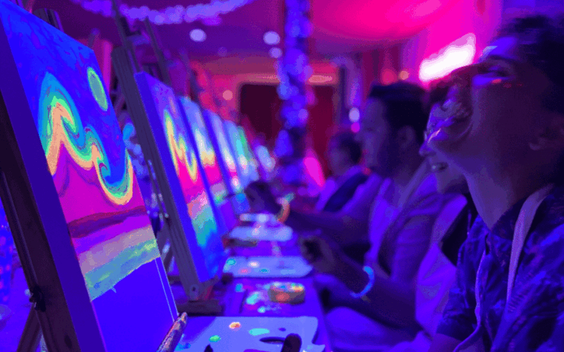 valencia-fluorescent-painting-workshop-and-wine