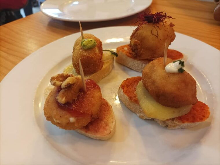 valencia-food-tour-with-tapas-drinks-with-a-local-2