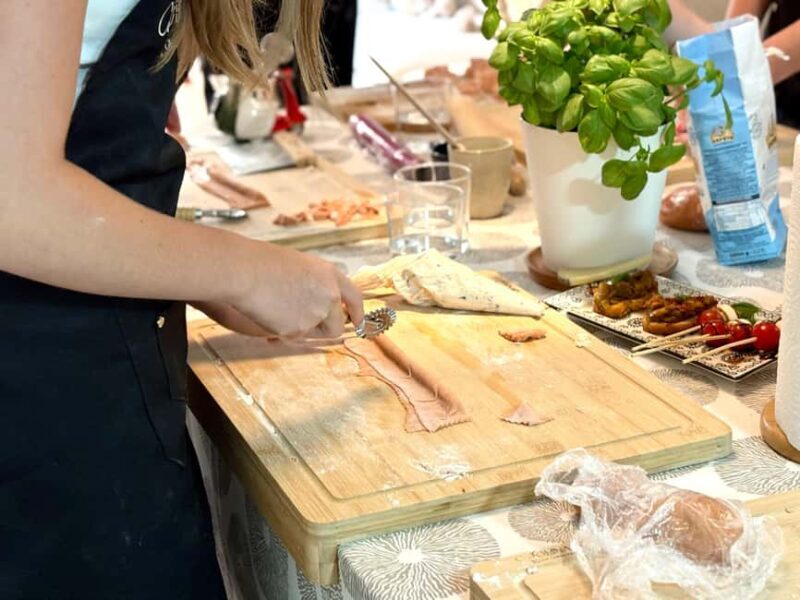 Valencia: Fresh Pasta Workshop at an Italian Chef's Home - Key Points