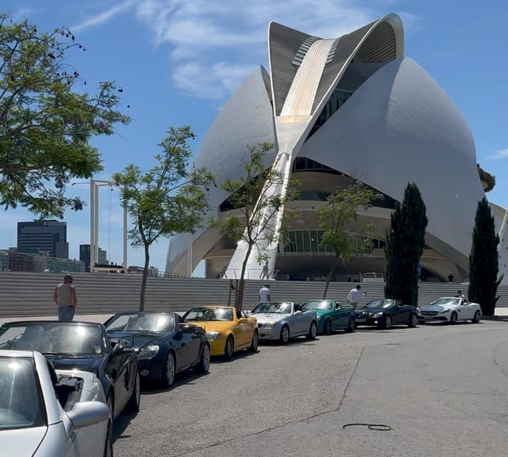 valencia-guided-tour-in-convertible