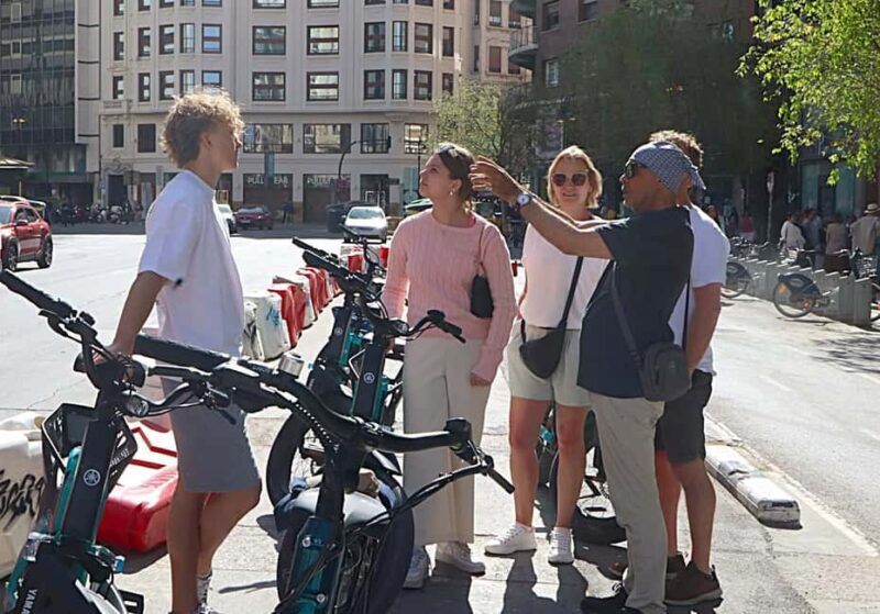 Valencia: Historic Center Guided Bike Tour - Valencia: Historic Center Guided Bike Tour