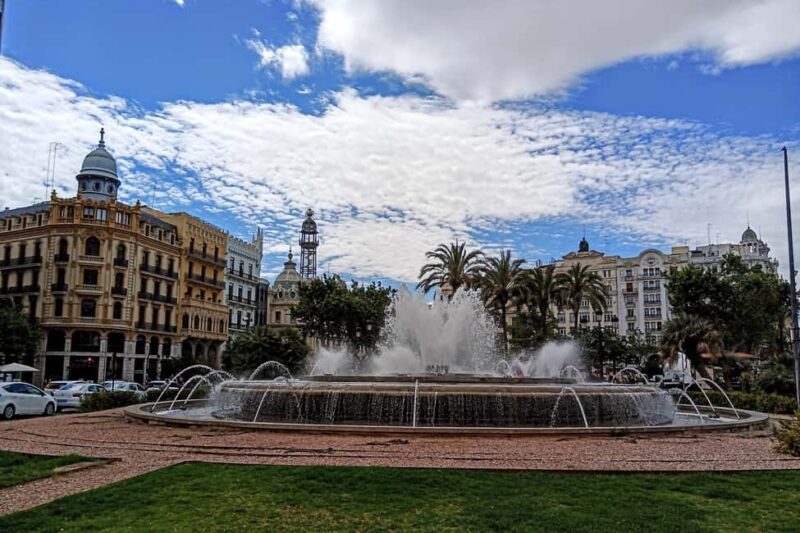 Valencia: Historic Center Guided Bike Tour - Why this tour is a great fit
