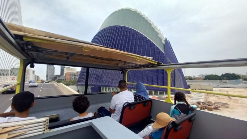 valencia-hop-on-hop-off-city-highlights-bus-tour-green-bus