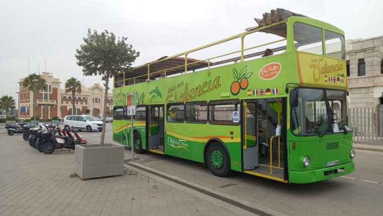 valencia-hop-on-hop-off-city-highlights-bus-tour-green-bus