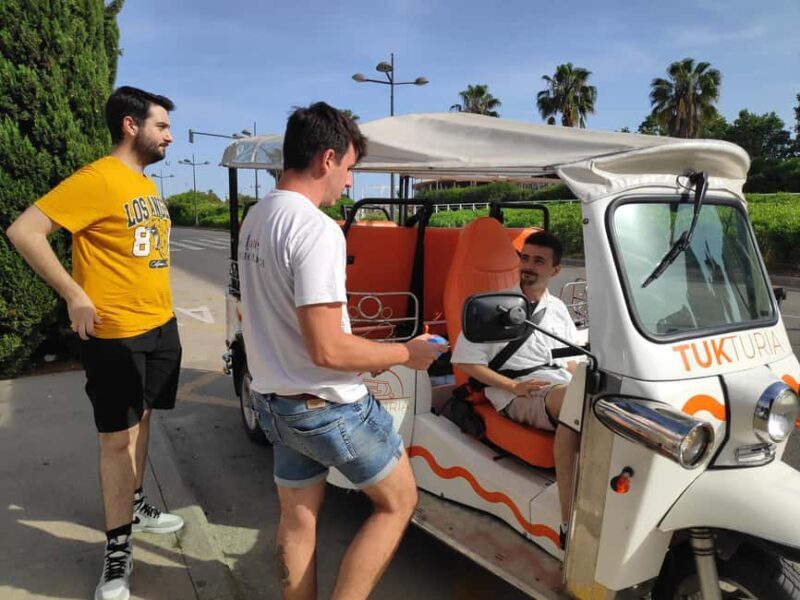 Valencia: Modern Tuk Tuk Tour (1h 30m) - Key Points