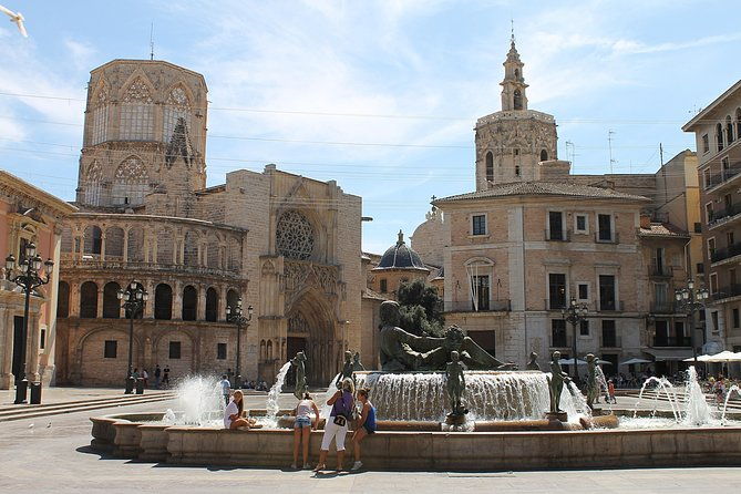 valencia-old-town-tour-with-wine-tapas-in-11th-century-historic-monument