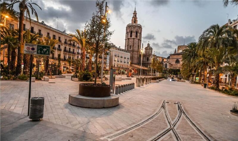 Valencia: Old Town Walking Tour - Authentic Experiences and Authentic Insights